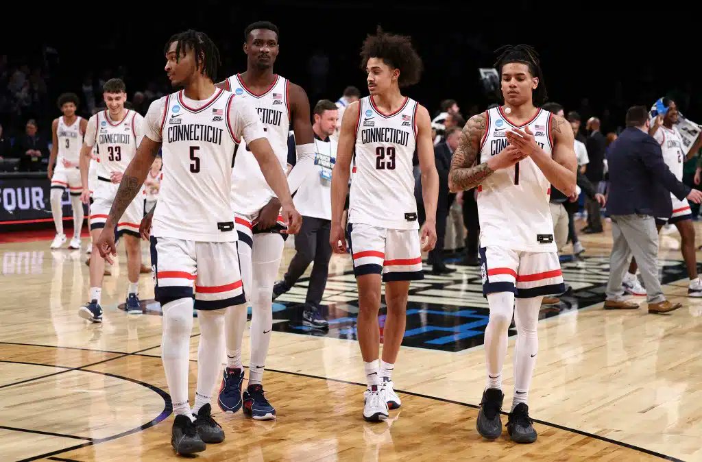 OddsTrader_'s tweet image. 🏀 NCAA Basketball Expert Picks Today: Apr 6 🔥
National Championship Game

For matchup-specific reasons, see what we recommend for the best bet for the NCAAB Championship game between Michigan vs Uconn. ow.ly/vVQp50YEzqL

#NCAAB #Championship