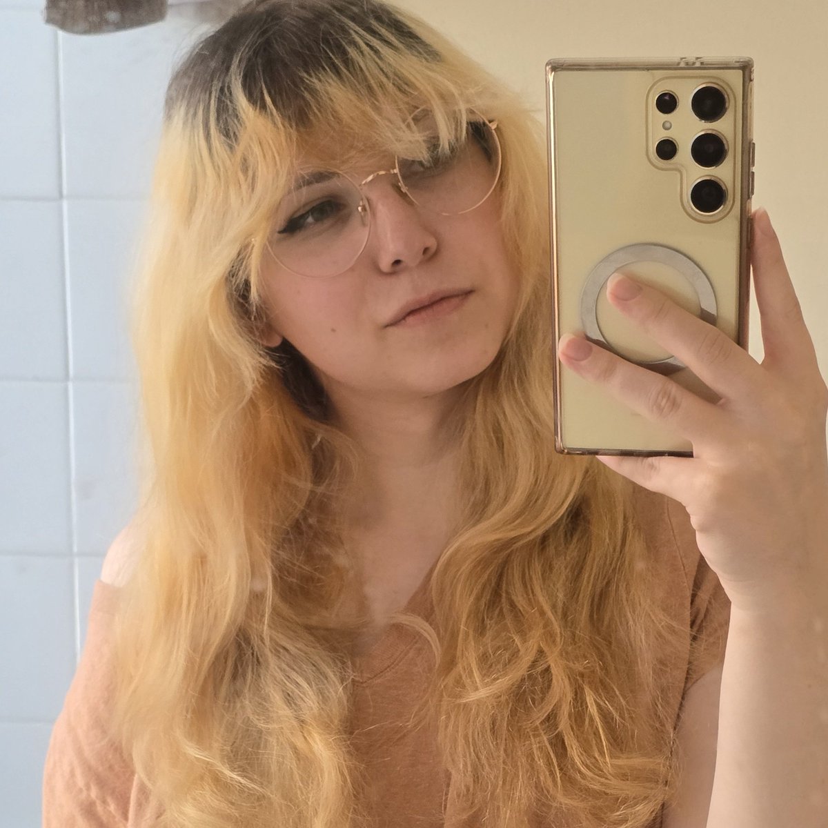 Rozi Rabbit tweet media