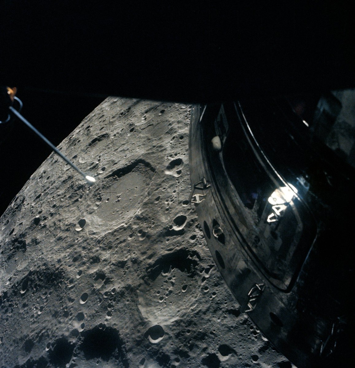 conspiracyslyr's tweet image. Artemis II has now travelled farther from Earth than Apollo 13