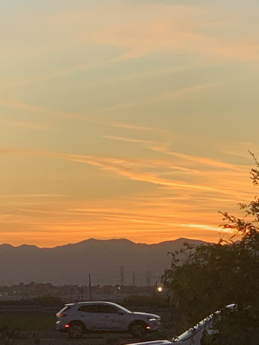 Hectorisfake's tweet photo. @DrBaxas Visited family a few weeks back. Seems they slowed down that week when it was 95-102 degrees all week. Actually saw blue skies all week instead of white/grey crap here in Indiana… https://t.co/5JbyGFg2gX