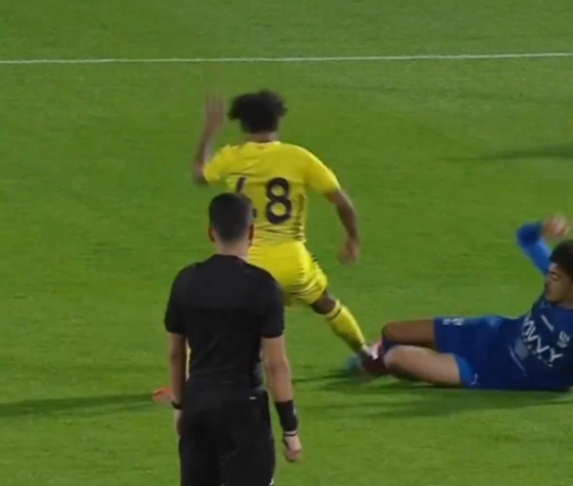 نيفيزه tweet media