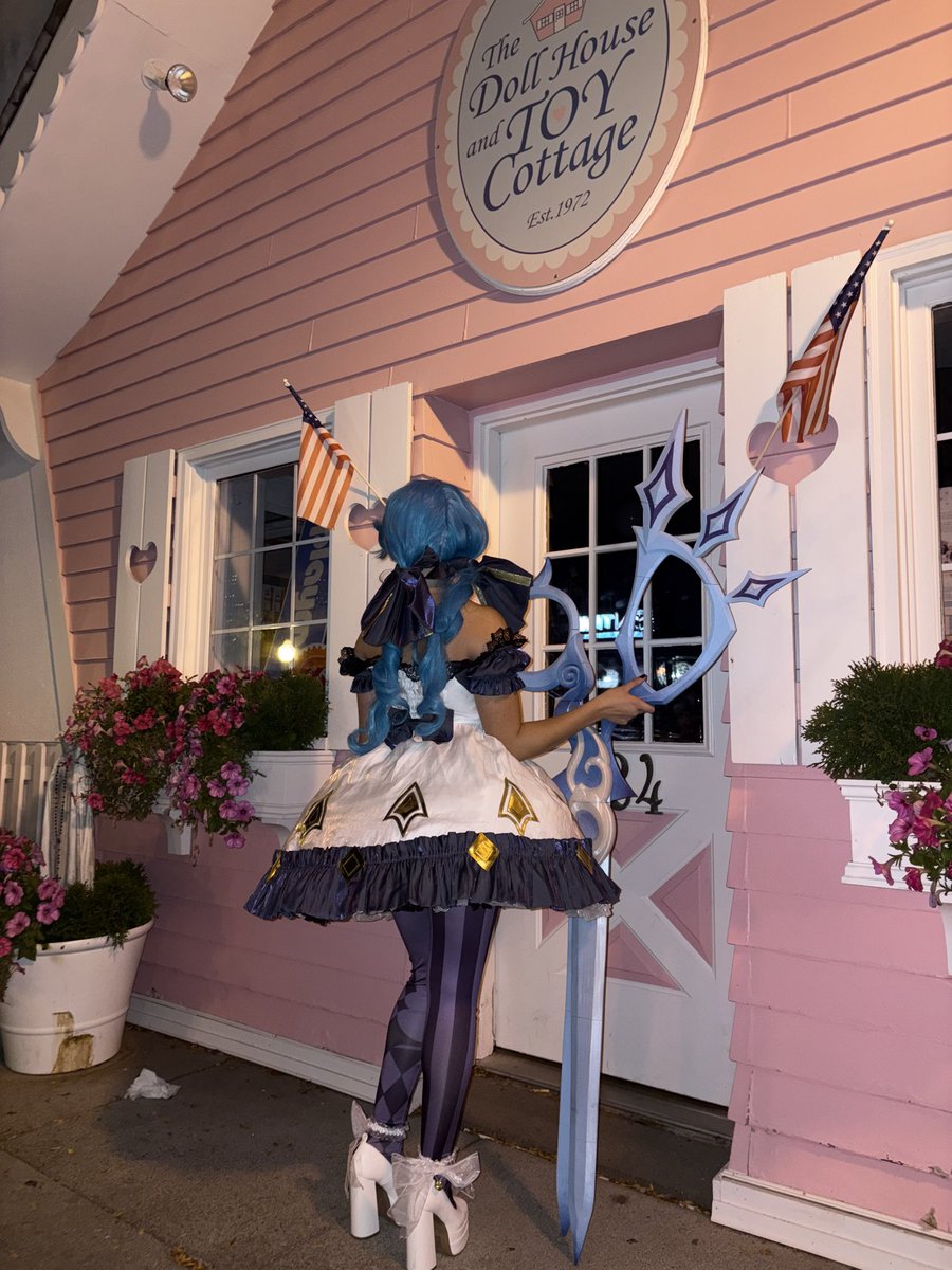 skunkyxx3's tweet photo. this feels like the best time to post base skin gweb cosplay #gweb #leagueoflegends #lolgwen https://t.co/fLnM7eWnQB