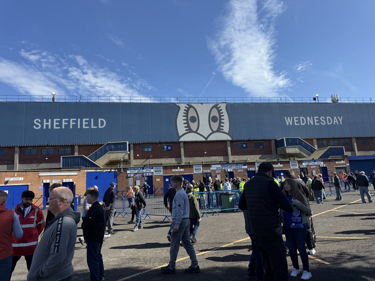 DazThompson72's tweet photo. Sheffield Wednesday Vs Leicester City (A)   1-1 🦊👍 #lcfc https://t.co/mDMBdYiVQT