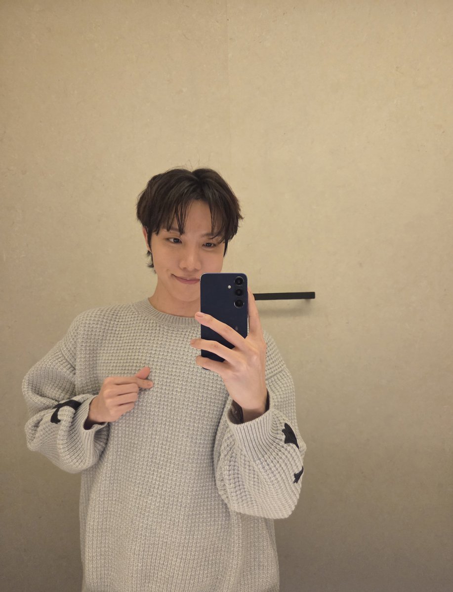 Hope on fire 🦸‍♂️ is seeing BTS! tweet media