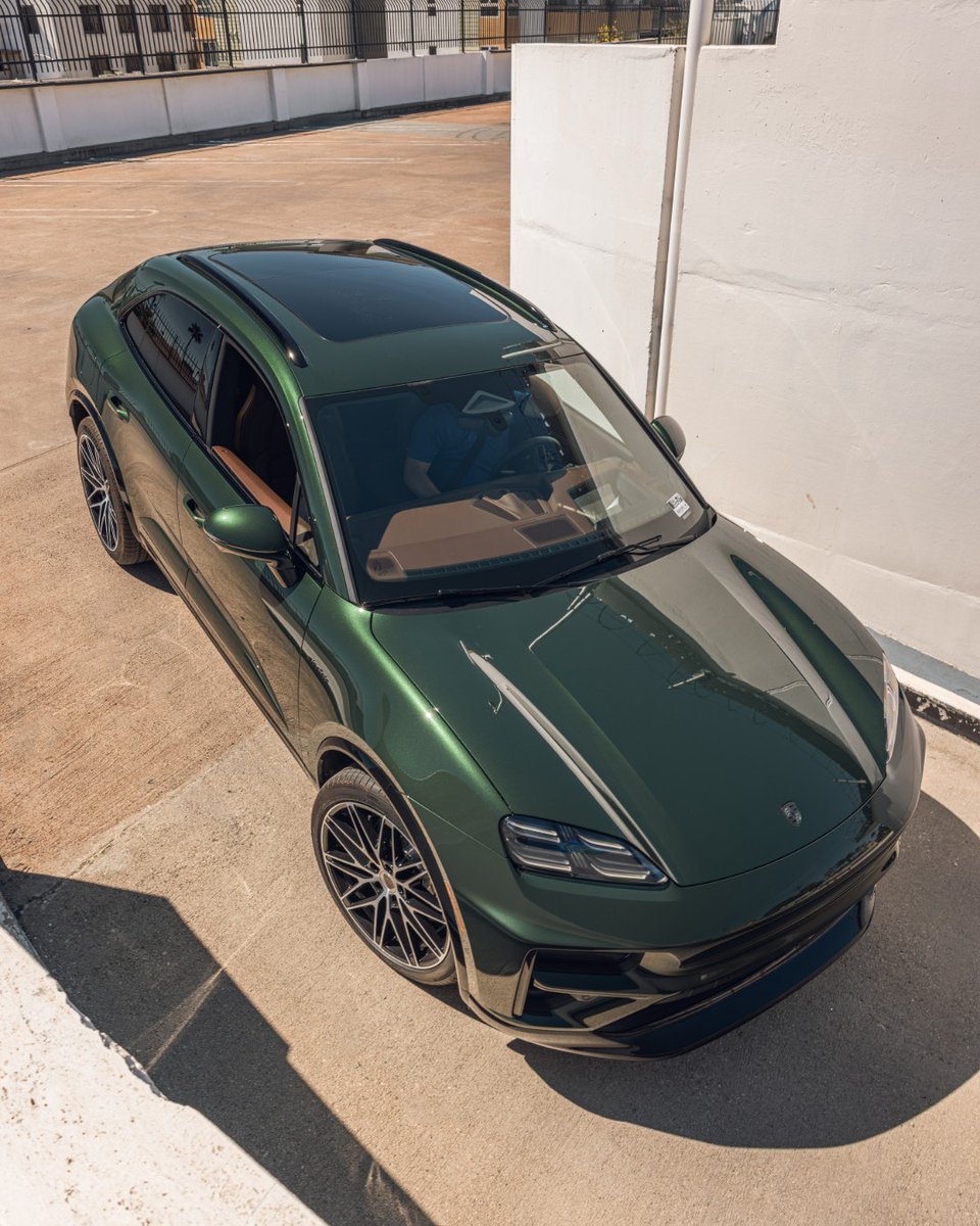 PorscheRiversid's tweet image. School drop off just got better. The Macan EV Turbo is ready to take you any where in silence and style. 💚
#porscheriverside #riversideporsche #porscheusa #porschedealer #porscheexperience #riverside #inlandempire #porschelife #porschelove #porscheclub #porsche #porscheturbo