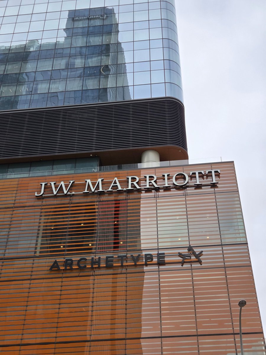 Les Lazaruk tweet media