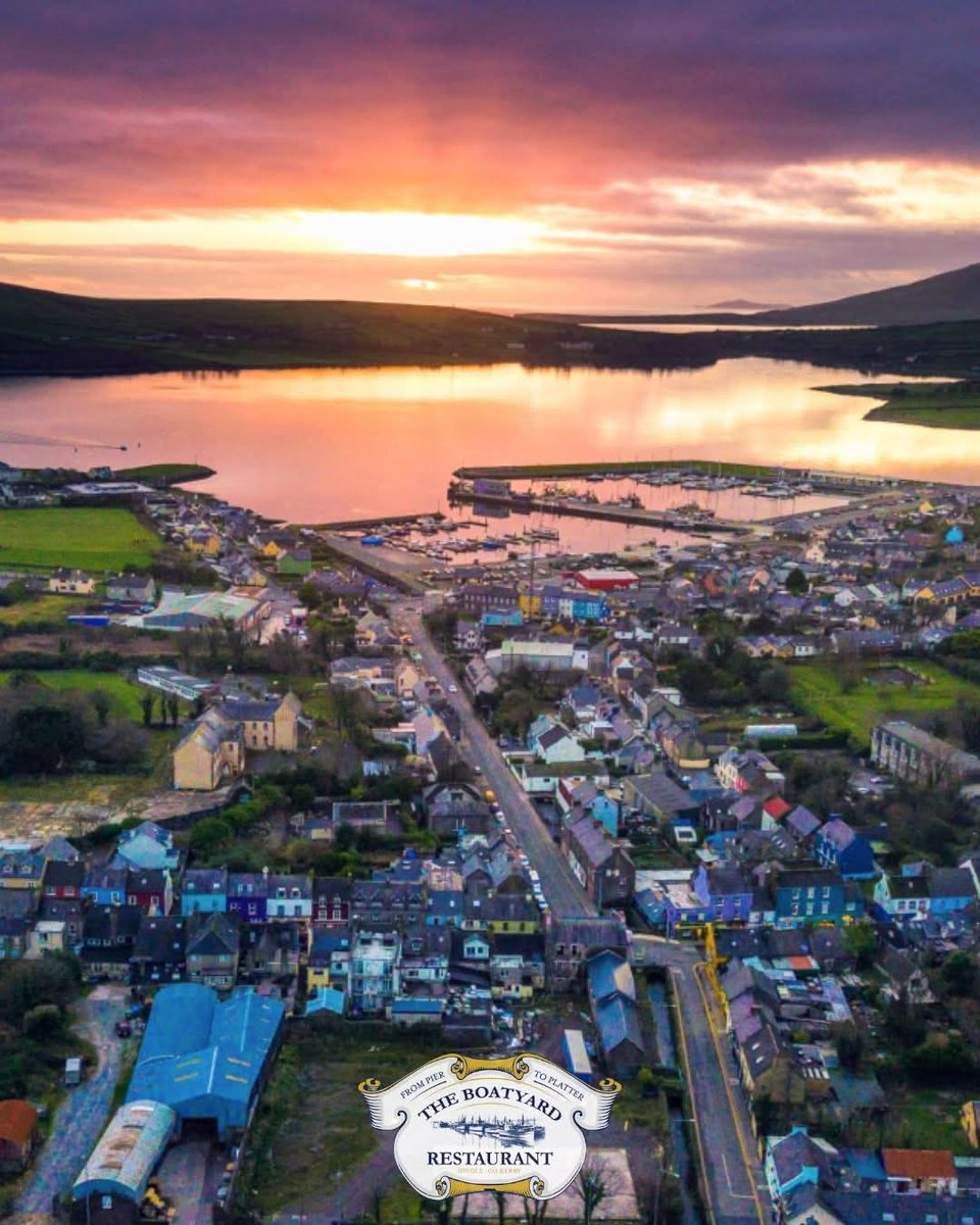ThisIsIreland3's tweet image. Sunrise over Dingle 🌅⚓️

A view we never get tired of 🏞️💚

📸 Captured by the very talented florian_walsh_photography

#𝗗𝗶𝗻𝗴𝗹𝗲 #Kerry #Ireland #Wildatlanticway #Sunrise