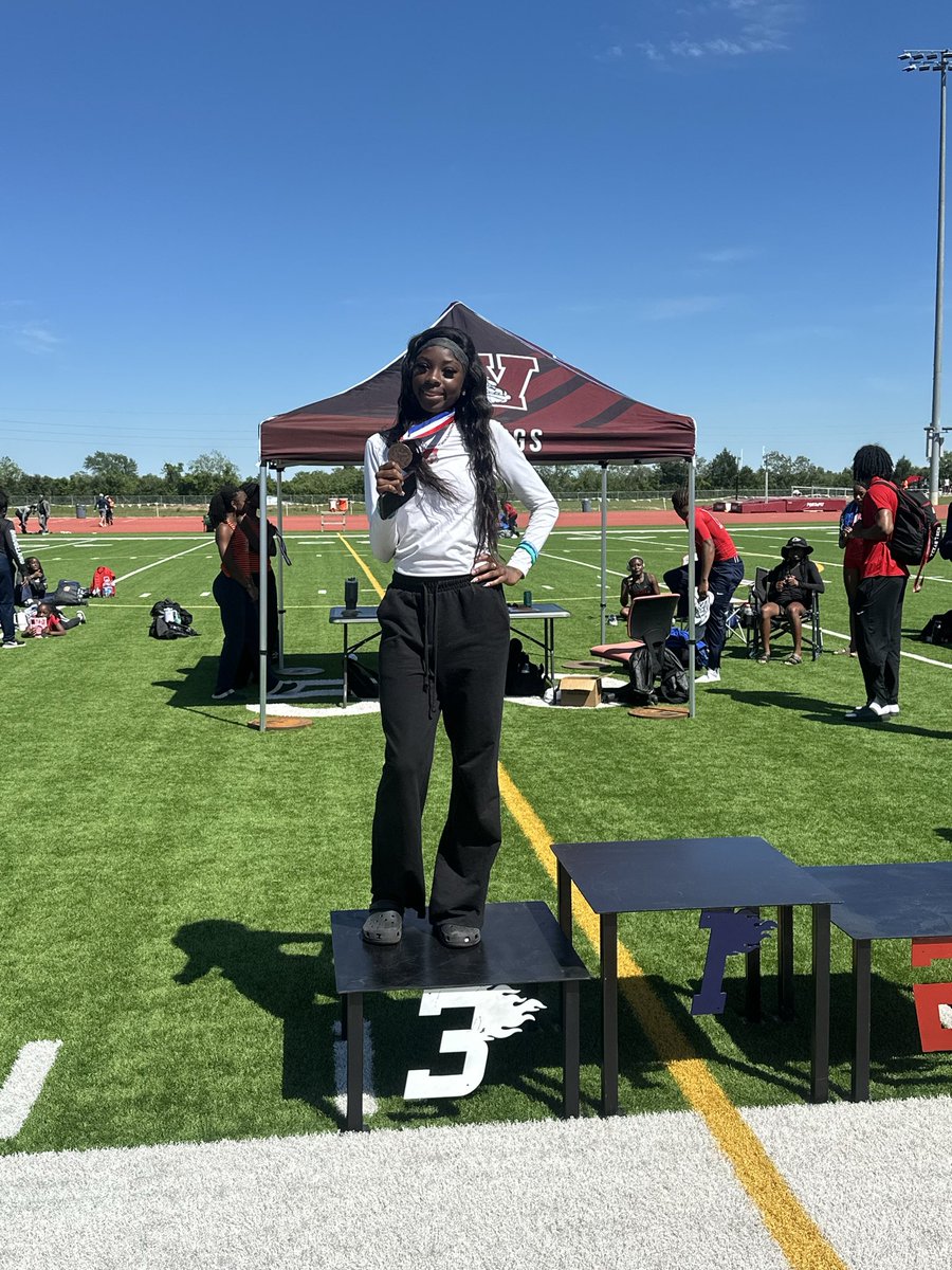 Cy Lakes Track & Field tweet media