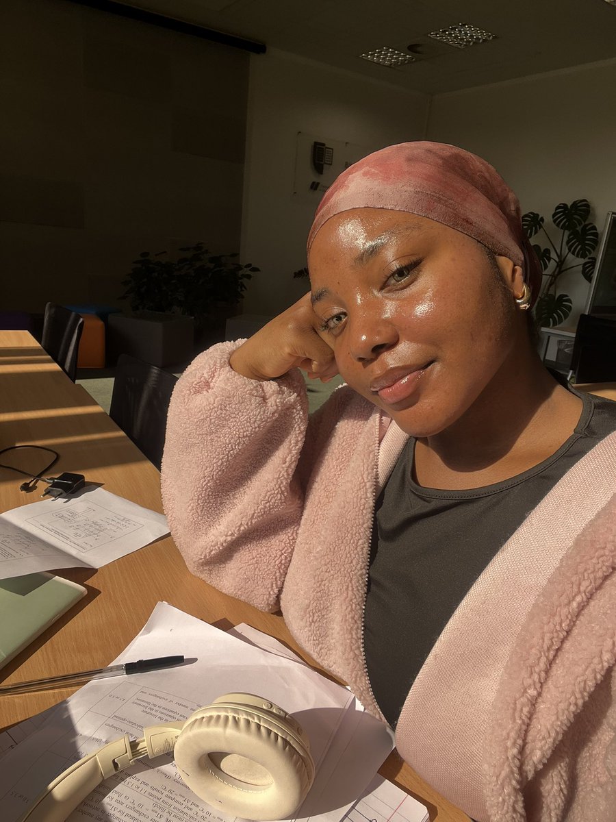 hafsat💕💋 tweet media