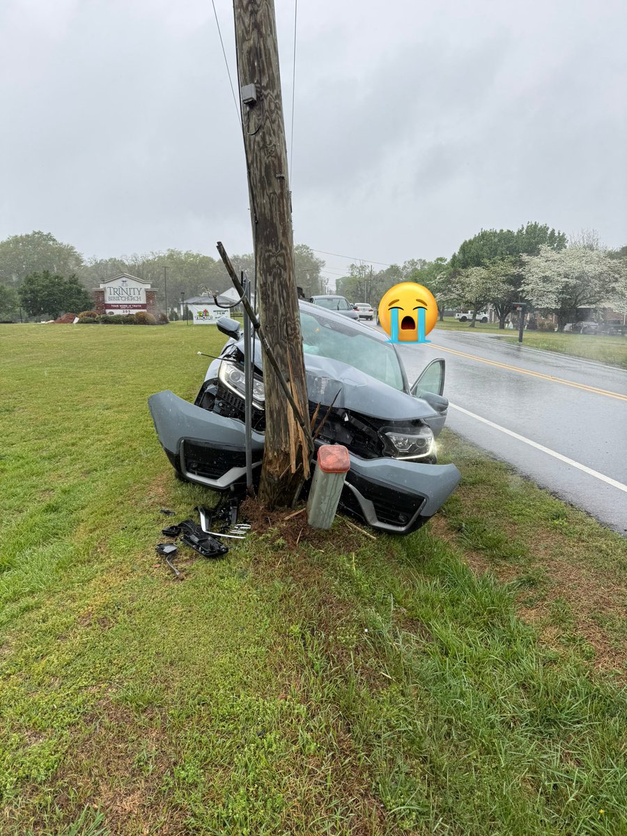 _leahcar's tweet photo. Wear your seatbelts, kids! https://t.co/eQdVJOyov1