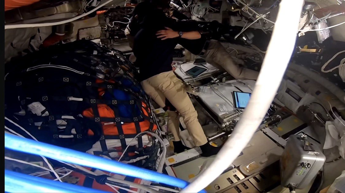 ryanfoxeth's tweet image. I'm a grown man fully sobbing.  
Oh my god. Carroll.