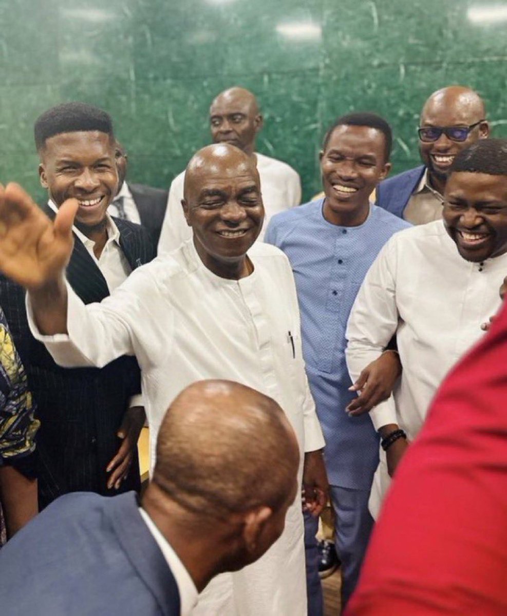 Eze Ndi Enugu tweet media