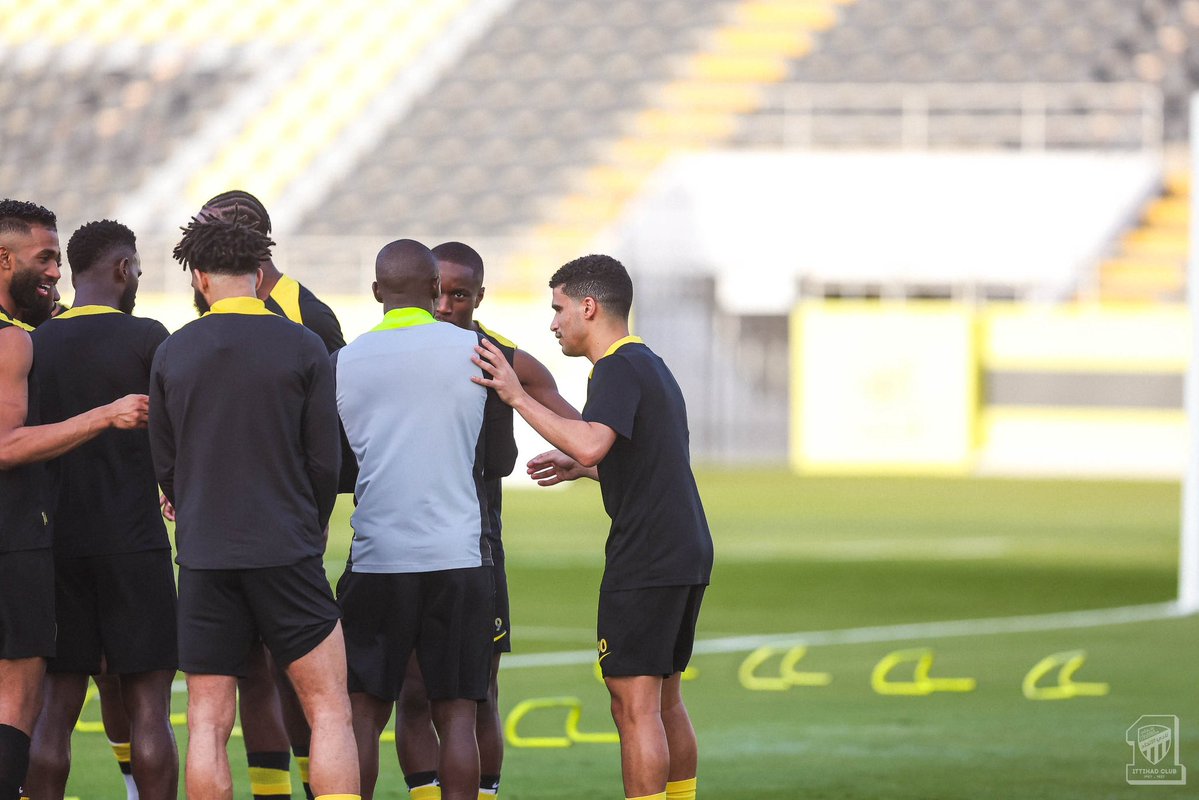 ITTI MANIA - اتي مانيا tweet media