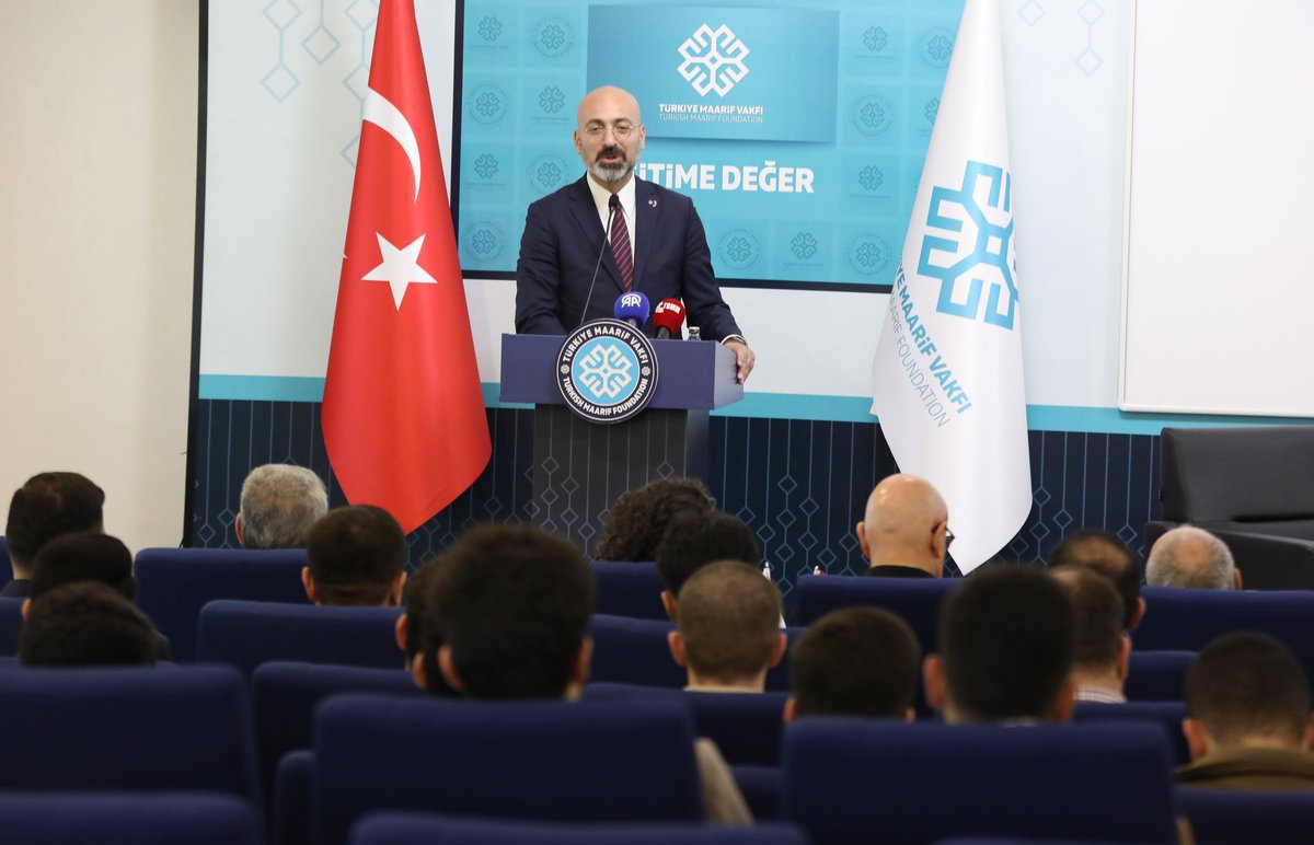 Türkiye Maarif Vakfı tweet media