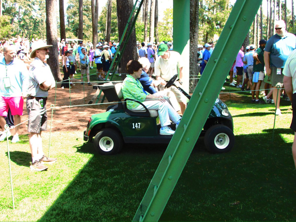 BernLundquist's tweet image. 2 years ago Monday at @TheMasters, I met my hero and Twitter namesake #inyourLIFE