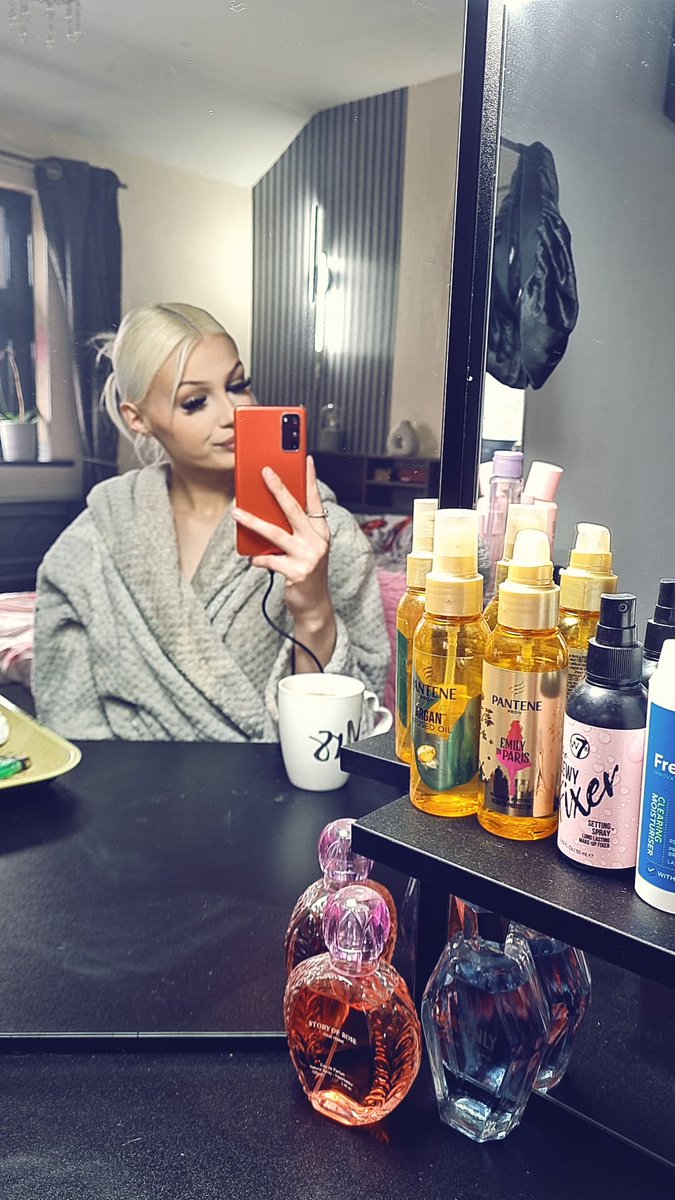 Candice tweet media