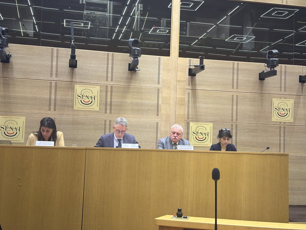 jf_longeot's tweet photo. 💧🏛️ #GEMAPI
Examen en commission d’un texte pour simplifier la gestion des milieux aquatiques, clarifier la gouvernance et renforcer la solidarité face aux inondations.
Un enjeu clé pour la résilience de nos territoires. https://t.co/0ZgscGKjkE