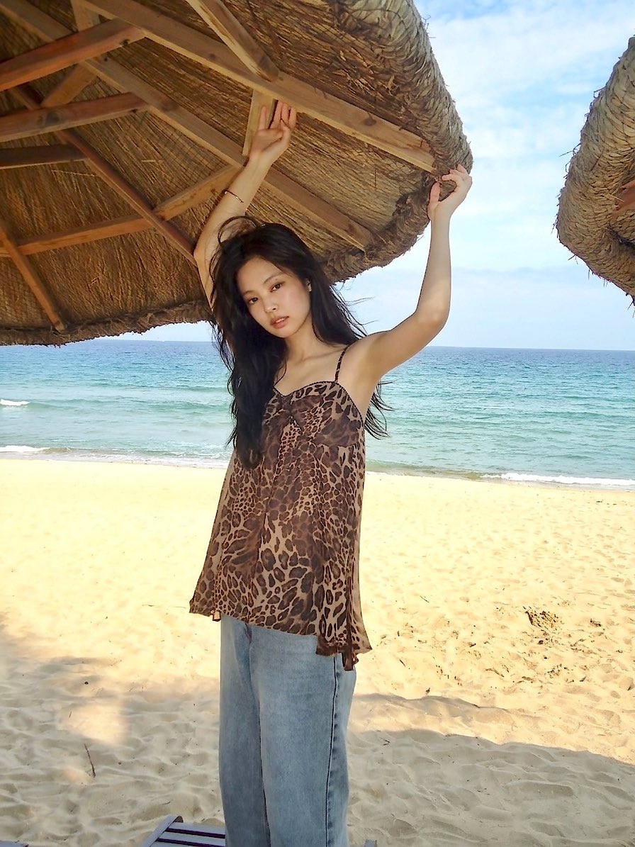 rubyjenniepink1 tweet media