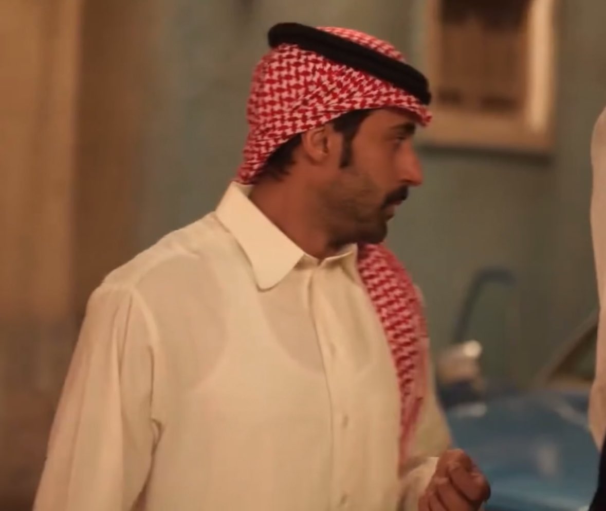 ملامحها دلع وانوثه
وهو خشونه ورجوله

والله اااح تفهموني