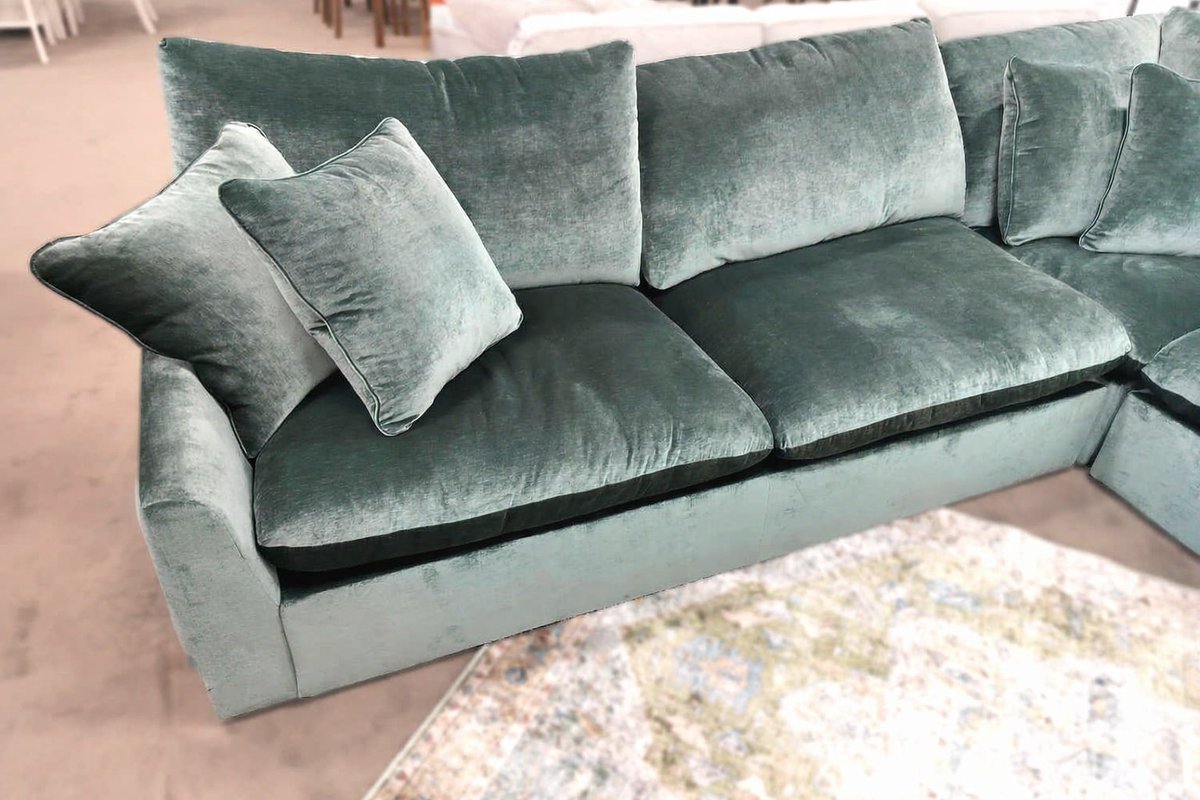 Odell's Furniture tweet media