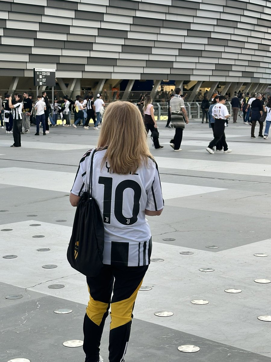 vanda235's tweet image. Ciao casa ci rivedremo presto spero
#FinoAllaFine
#FORZAJUVE