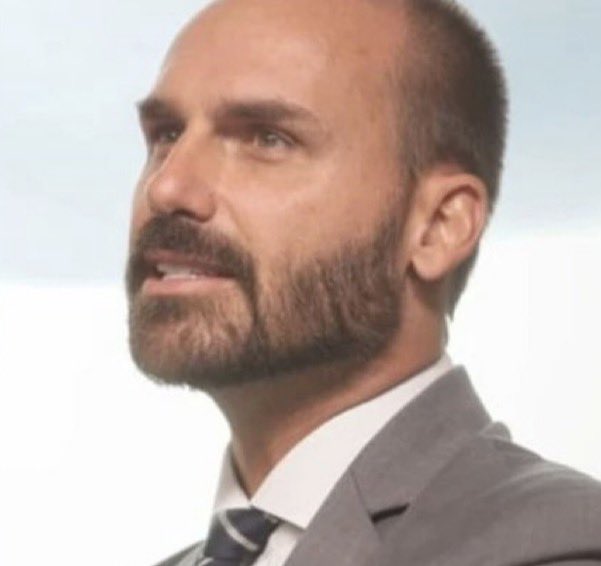 Revista Timeline tweet media