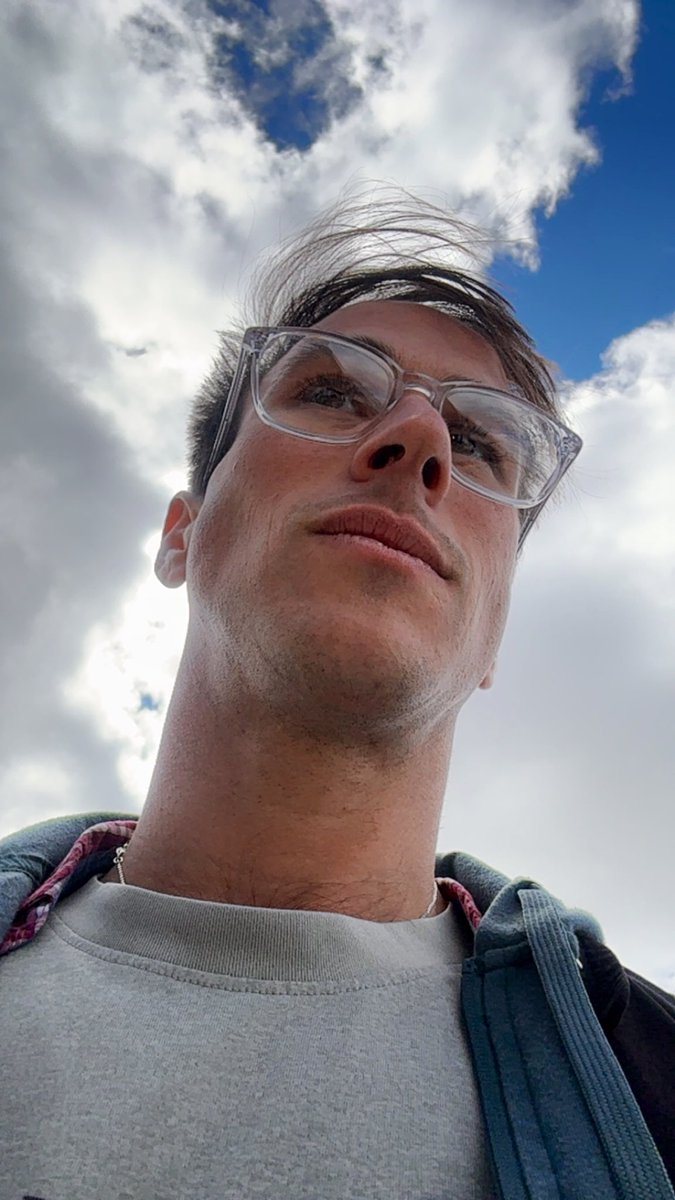 not tate mc rae tweet media