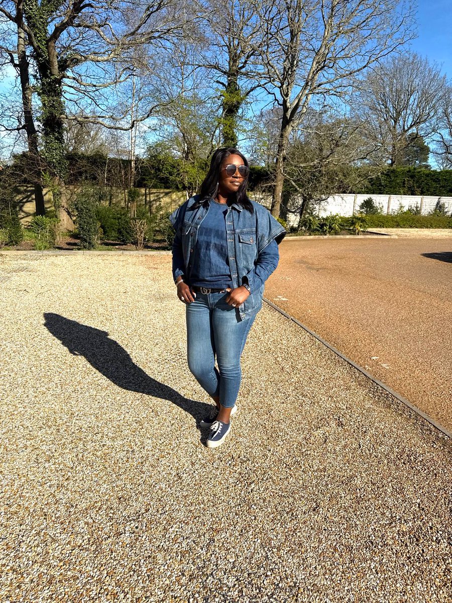 drvivakinboro's tweet image. Happy Easter Monday / Bank Holiday Monday! 🌸✨

Wishing you all a joyful and refreshing Easter Monday! May your day be filled with peace, rest, and quality time with loved ones.

Have a blessed and wonderful day! 💛 

#HappyEasterMonday #BankHolidayMonday #EasterJoy #New