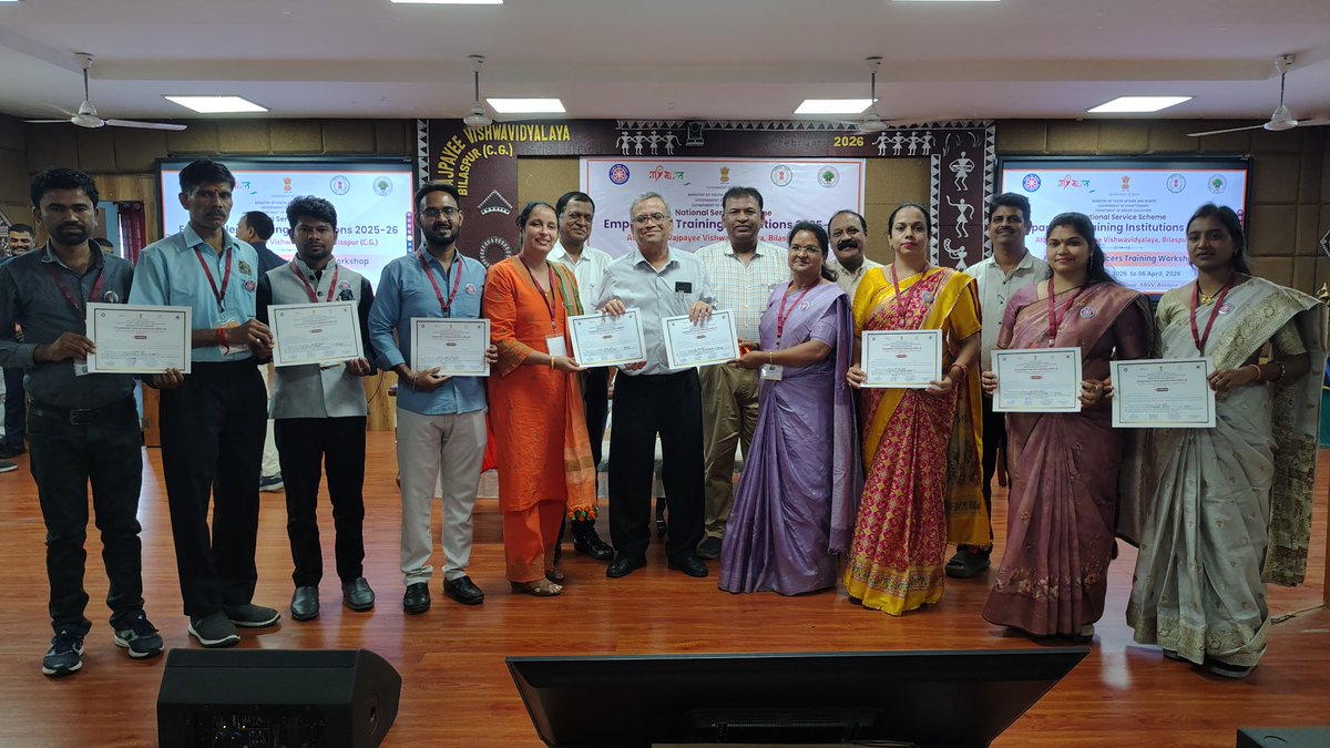 Afridi18NSS's tweet photo. Day 7 of NSS ETI Training for Program Officers, Organized by NSS Atal Bihari Vajpayee university Bilaspur 
@YASMinistry @_NSSIndia @NSSRDBhopal @nssabvuCG @ashokshrotinss @NeetaBajpai5 @Pratap001008 @manojsinha812 https://t.co/4pOa1LLt2X