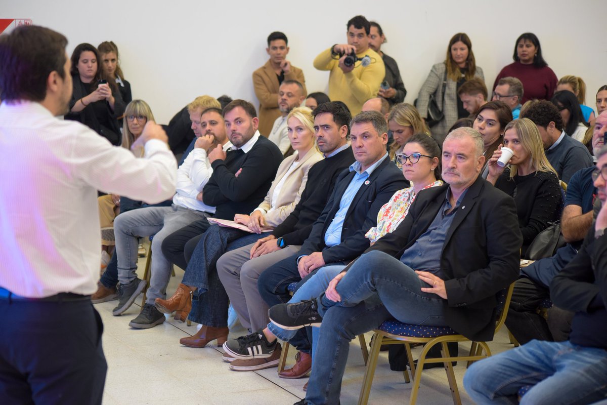 Alexia Navarro tweet media