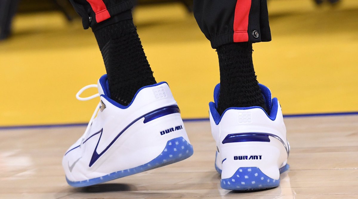 SBDetroit's tweet photo. Kevin Durant Debuts Nike KD 19 PE Inspired By Michael Jordan’s Air Jordan 18 🫡

LEARN MORE:  https://t.co/hT3hmNC8Np https://t.co/ftiYYUSUQr