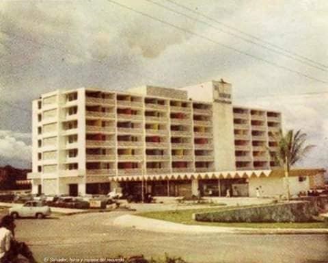 prjcx_fdn's tweet photo. El entonces Hotel El Salvador Intercontinental, actualmente Hotel Hilton. Calle del Mirador. 1966 https://t.co/CPNGoRmhmK