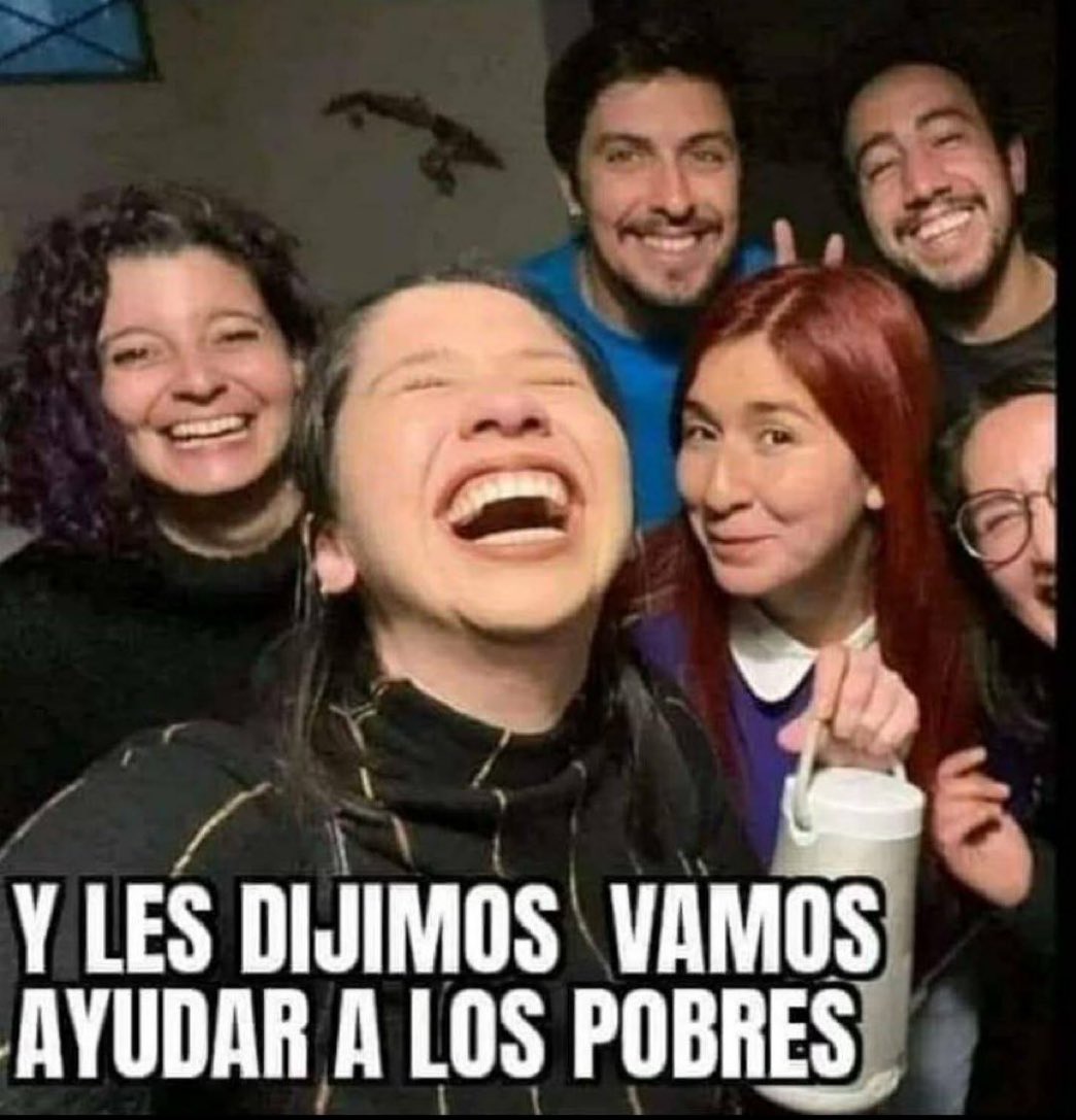 BarceloRodas's tweet photo. @losquesobrancl https://t.co/SrLnYRk4pl