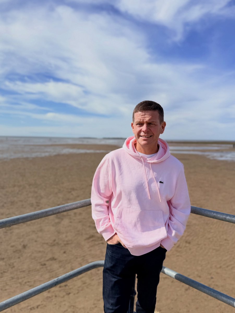 BUSAPAR3's tweet image. Easter 🐣 Monday … a close friend has told me to stop wearing black or grey and they liked this pink @Lacoste top #westkirby #eastermonday #2026