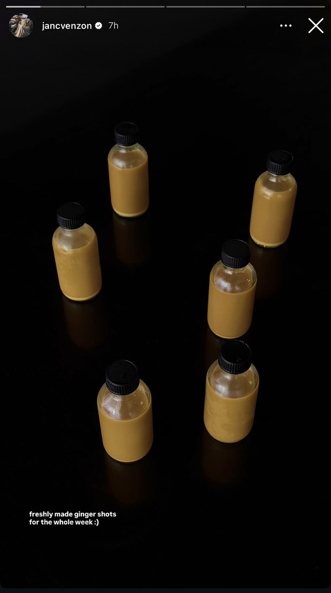 charlotte’s new instagram story update (better late than never) 

“freshly made ginger shots for the whole week :)”

link: instagram.com/stories/jancve…

so healthy! 🙈