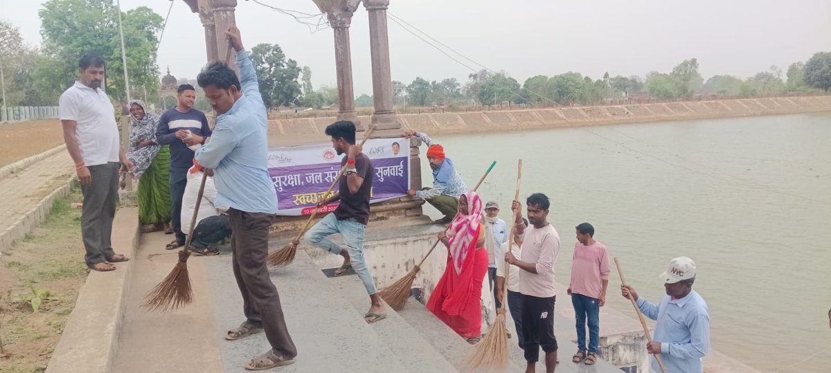 DrUdayRoman's tweet photo. मध्य प्रदेश में जल संचय जन भागीदारी JSJB के अन्तर्गत जल संरचनाओं का जीर्णोद्धार किया जा रहा है जो सच में प्रशंसनीय है । आओ हम सभी जल संचय में भागीदार बनें ! 🙏

जल प्रणाम ! 🙏💧

Good Night Bharat ! 🇮🇳

@narendramodi 🙏
@MoHUA_India 
@DoWRRDGR_MoJS 
@amrut_MoHUA 
@MPAMRUT2 
#JSJB https://t.co/XNDy4S1pWA