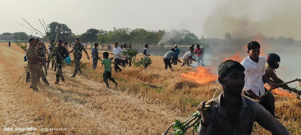 SSB_INDIA's tweet image. Service, Security &amp;amp; Brotherhood. 

दिनांक 06.04.2026, लगभग 1600 बजे भारत-नेपाल सीमा के सीमावर्ती गाँव कष्ट खैरा और अंगदेंवा के बीच गेहूँ के खेत में आग लग गई।

सूचना मिलते ही सशस्त्र सीमा बल (#SSB) की 66वीं वाहिनी की QRT टीम तुरंत घटनास्थल पर पहुँची। फायरफाइटिंग उपकरणों के साथ,