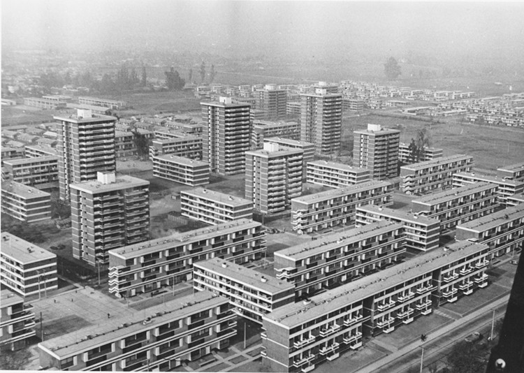 Revisionista tweet media