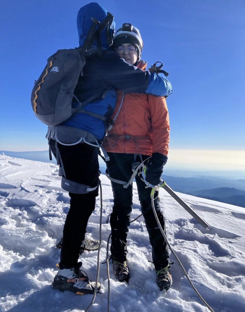 Alvaro J. Altamirano tweet media