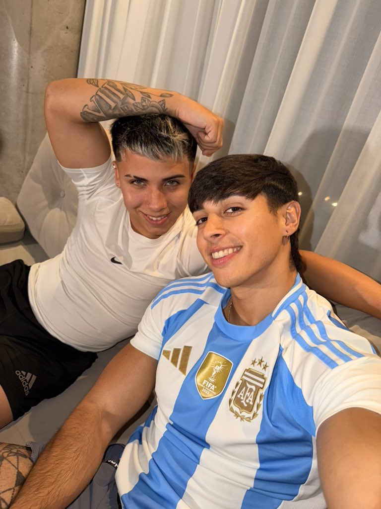 leonastacioo's tweet photo. Relax después de un partido⚽️🔥 @ramitwinkof https://t.co/QFtFOzHgnN