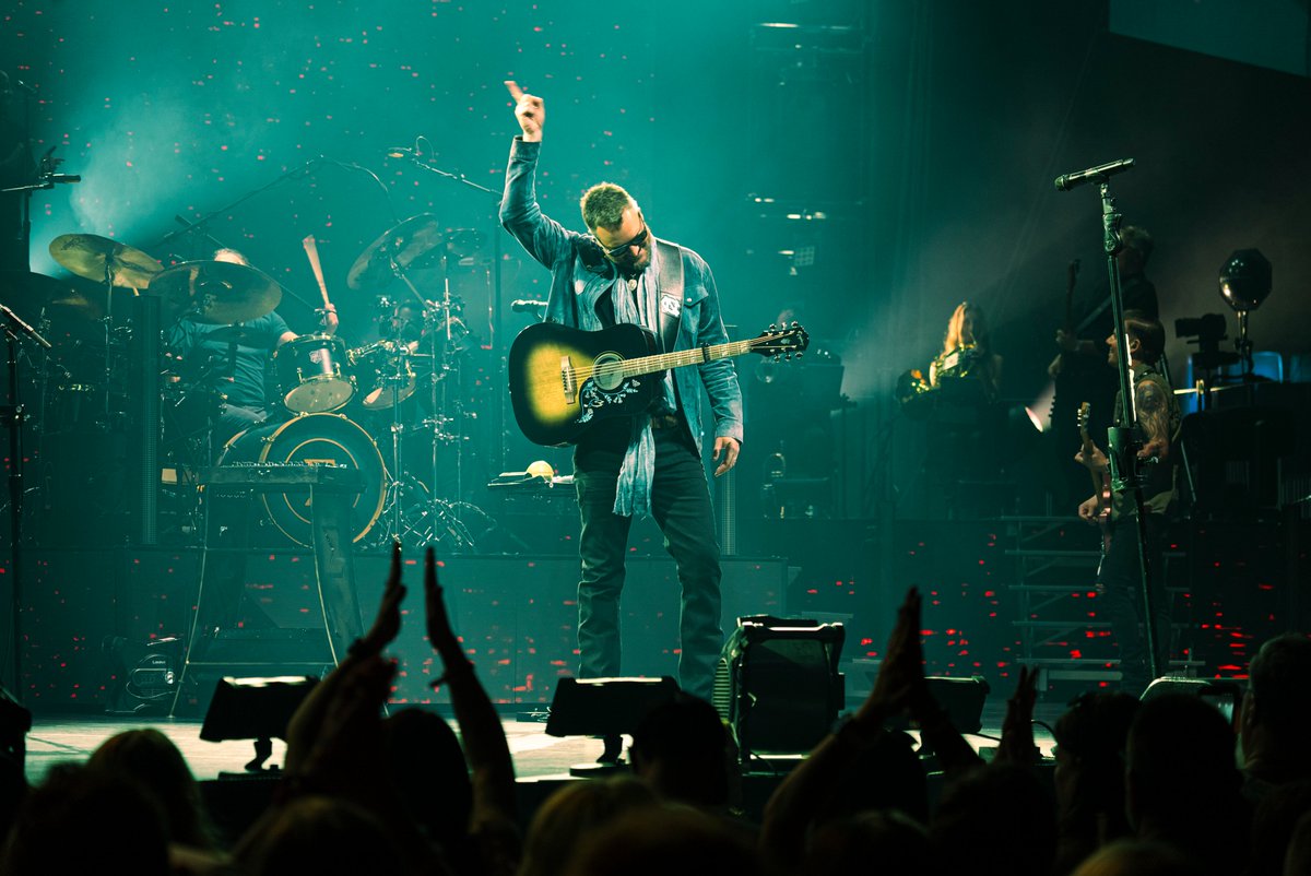 Eric Church tweet media