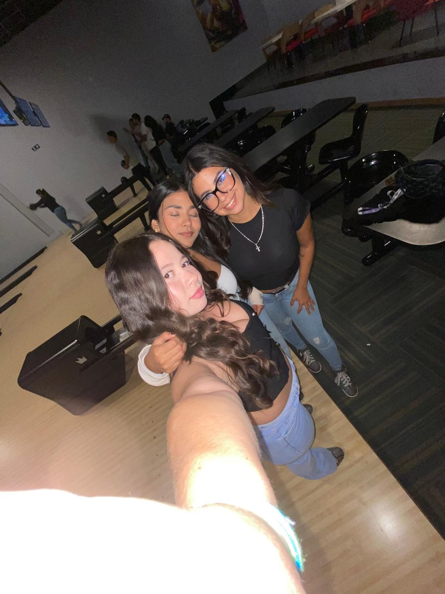 Nina Fox tweet media