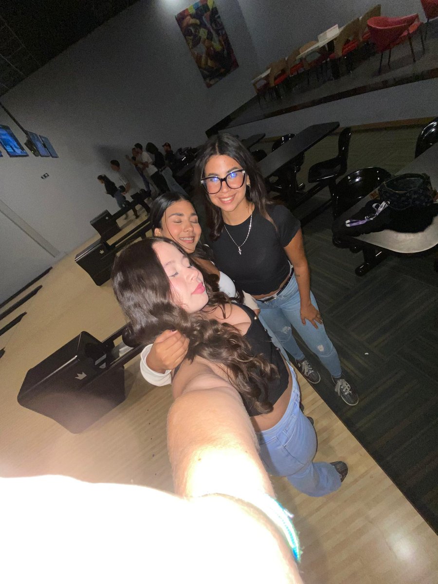 With my bitches at the bolos 🎳💋