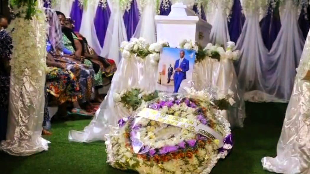 MInfoPressyCultura.GE tweet media