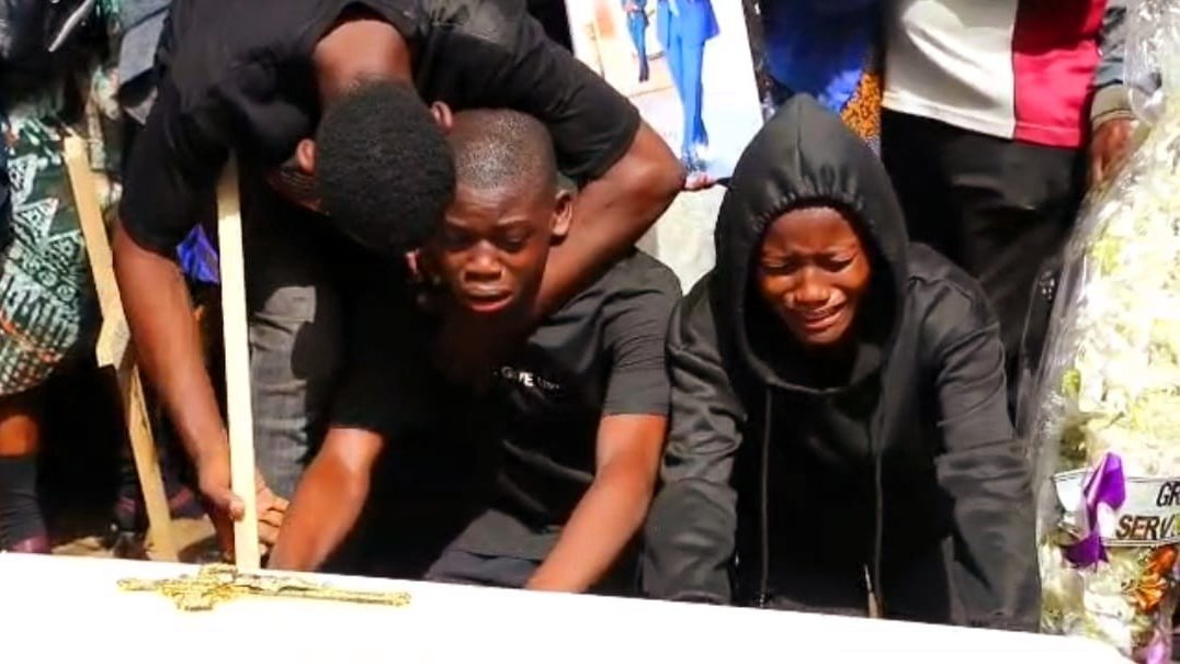 MInfoPressyCultura.GE tweet media