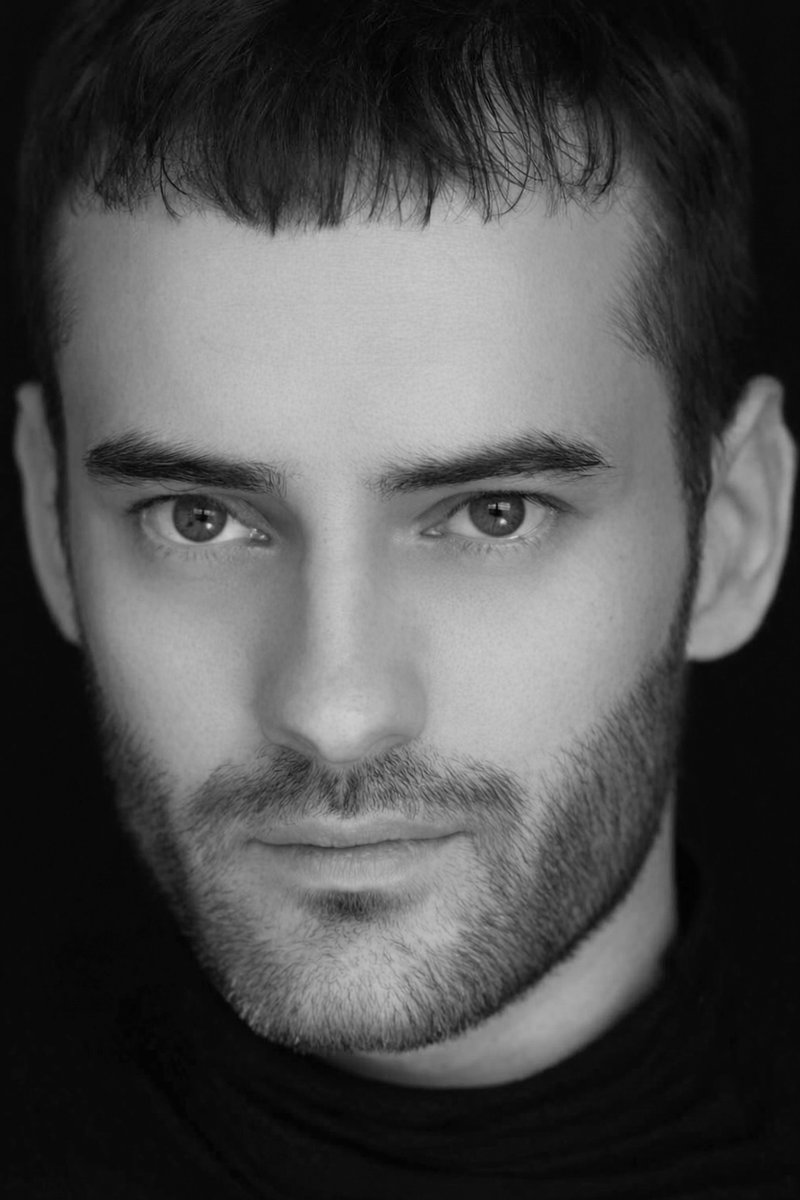 ignart7's tweet photo. Staś Słonecki

#portrait #malemodel #shirtless #hairy #handsome #model #face #eyes #bnw https://t.co/PQgr1OoZti