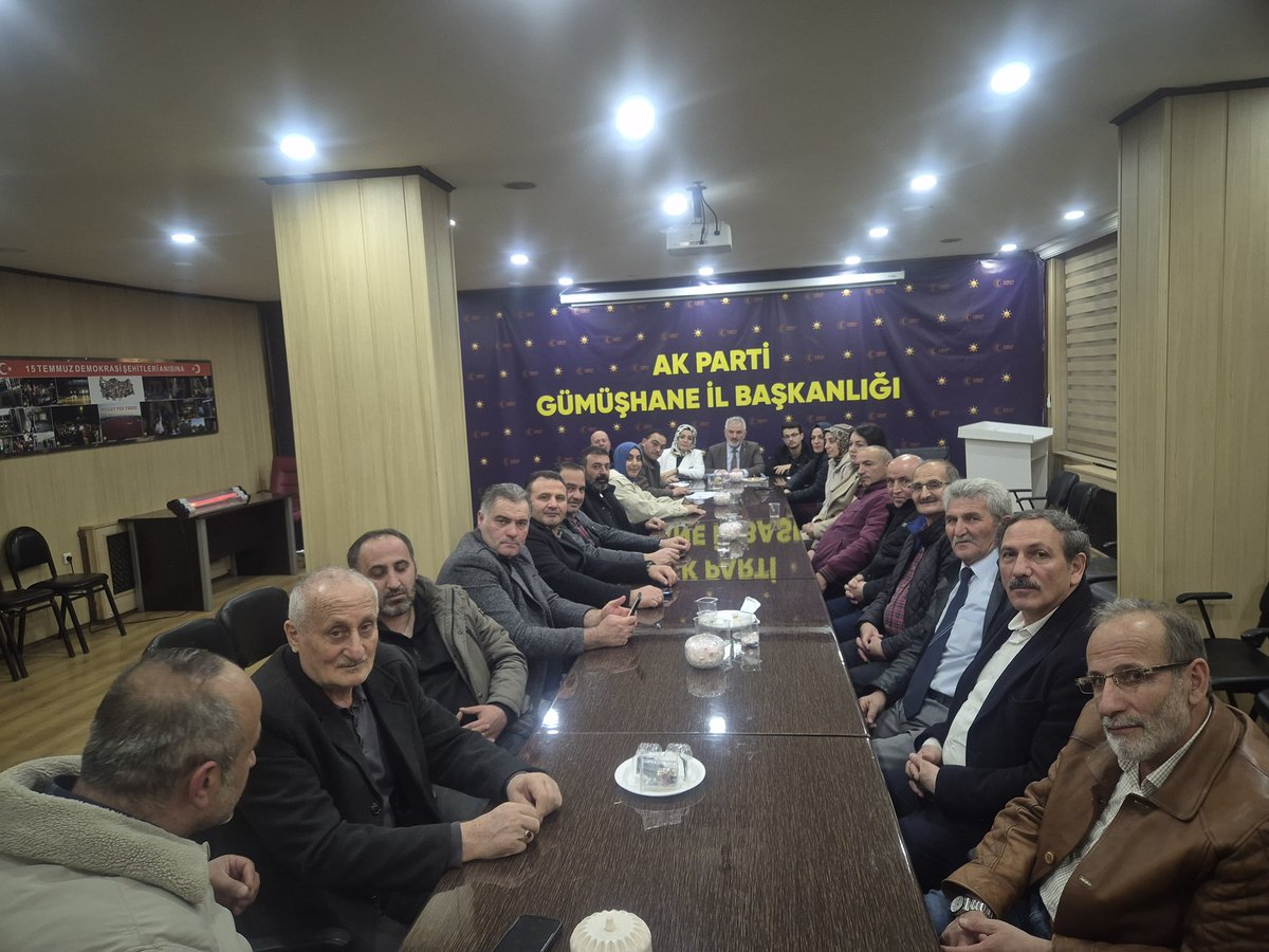musacelik29's tweet photo. Bugün,
@AkPartiGhane il Başkanımız 
Sn. @eminerdogdu29’un başkanlığında İl Yönetim Kurulu Toplantımızı büyük bir uyum ve verimlilik içerisinde gerçekleştirdik.
Şehrimiz ve davamız adına istişarelerde bulunarak, birlik ve beraberlik içinde yol yürümeye devam ediyoruz
@abuyukgumus https://t.co/TILYPaSozd
