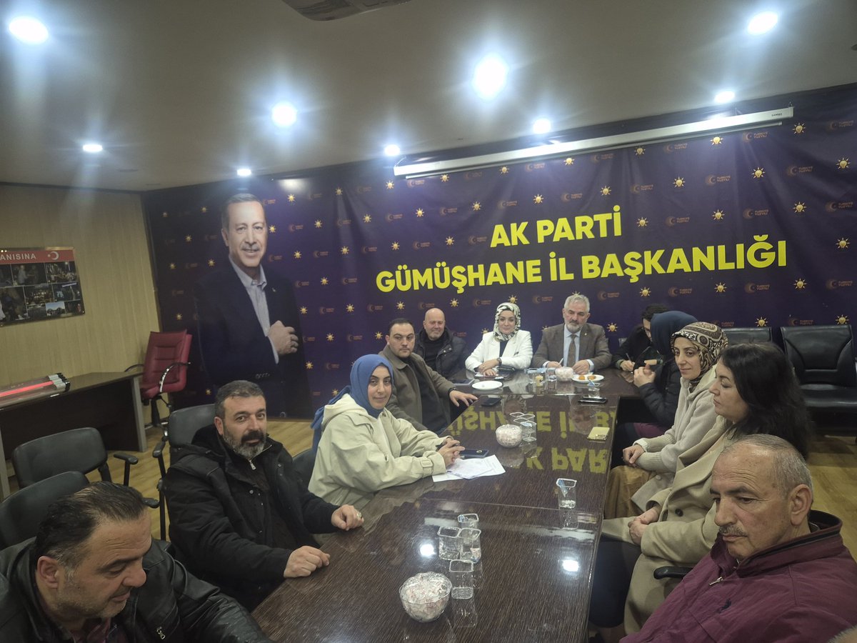 musacelik29's tweet photo. Bugün,
@AkPartiGhane il Başkanımız 
Sn. @eminerdogdu29’un başkanlığında İl Yönetim Kurulu Toplantımızı büyük bir uyum ve verimlilik içerisinde gerçekleştirdik.
Şehrimiz ve davamız adına istişarelerde bulunarak, birlik ve beraberlik içinde yol yürümeye devam ediyoruz
@abuyukgumus https://t.co/TILYPaSozd