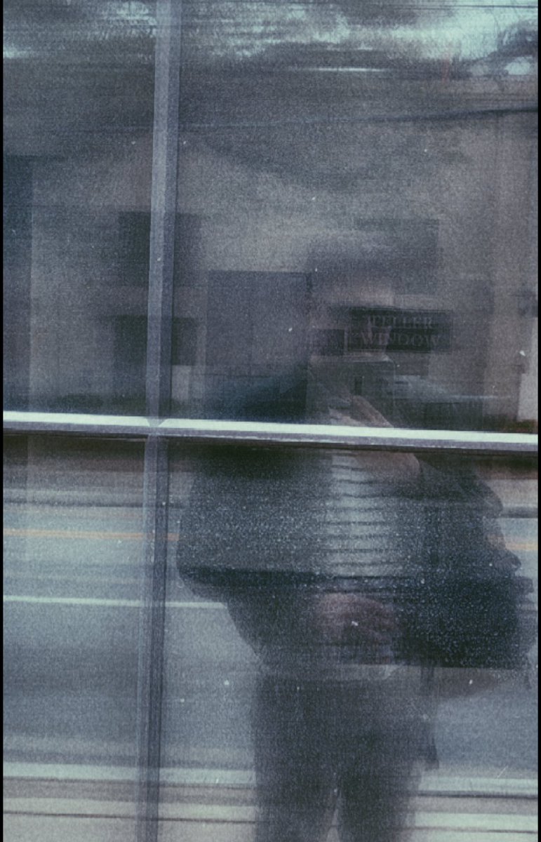 Robert Gill tweet media