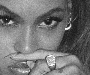 beyoncé hourly 𐚁ིྀ 🐬ৎ୭˚˖٠ tweet media